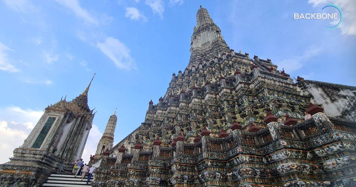 พระปรางค์ วัดอรุณฯ กับ “มงกุฎ” ศรีเมือง กรุงเทพฯ