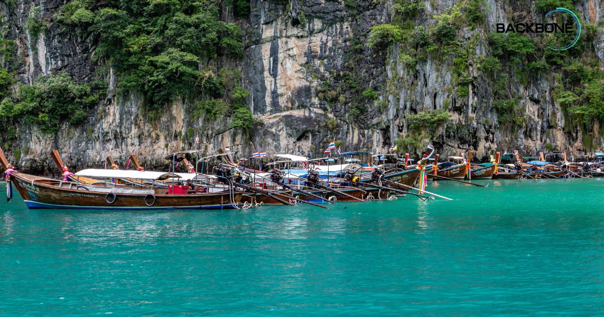 หมู่เกาะพีพีปักธงแดง หลังคลื่นลมแรง